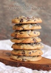The Ritz Carlton Chocolate Chip Cookie | www.cookiesandcups.com